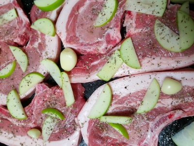 Pork Loin Chops with Apple & Garlic